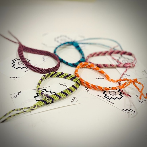 Nunart: waxed thread bracelet flat